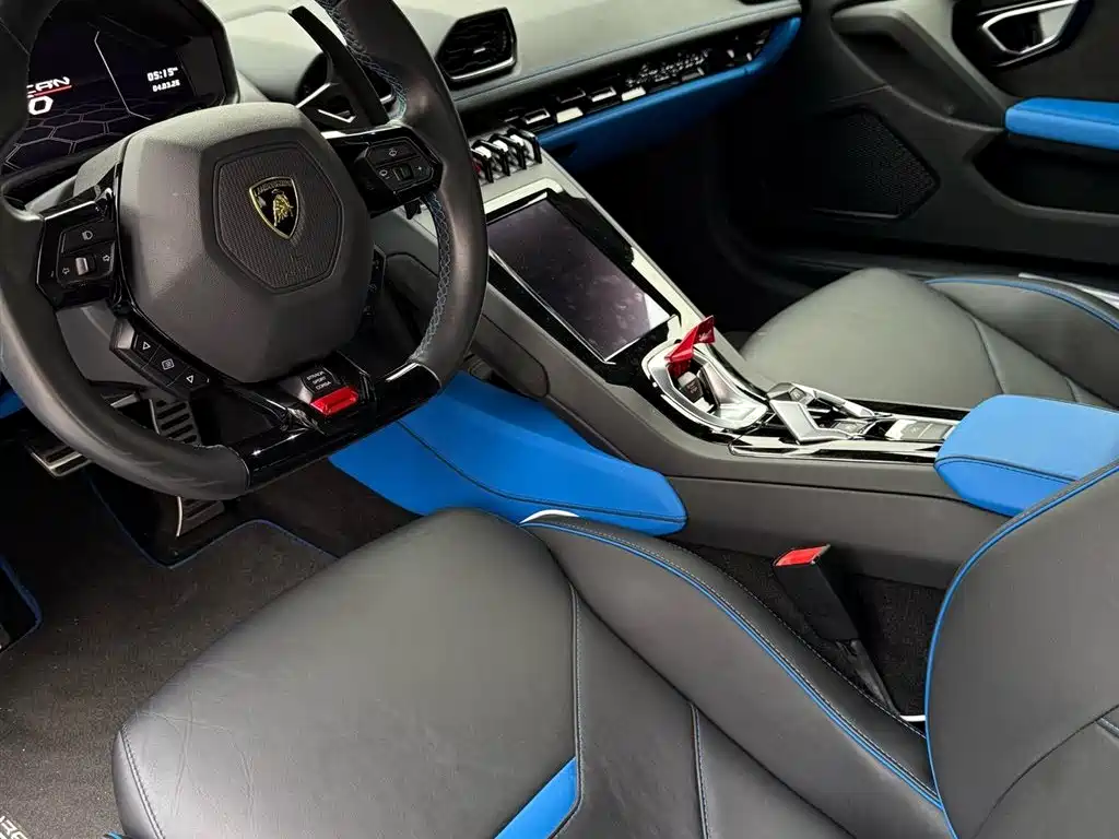 LAMBORGHINI HURACÁN