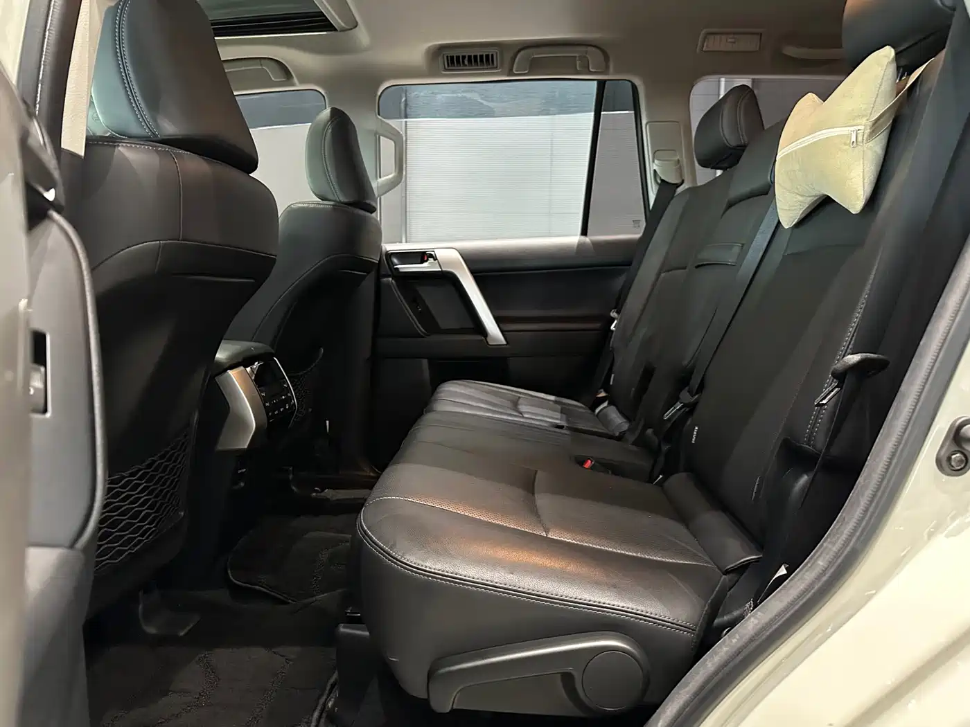 Toyota Prado 2018 3.5L Automatic TX-L Rear-mounted Spare Tire фото 9