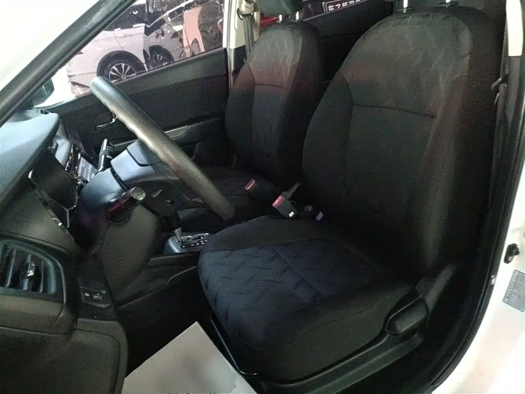 Kia K2 2012 Sedan 1.4L AT GLS Commemorative Edition фото 15