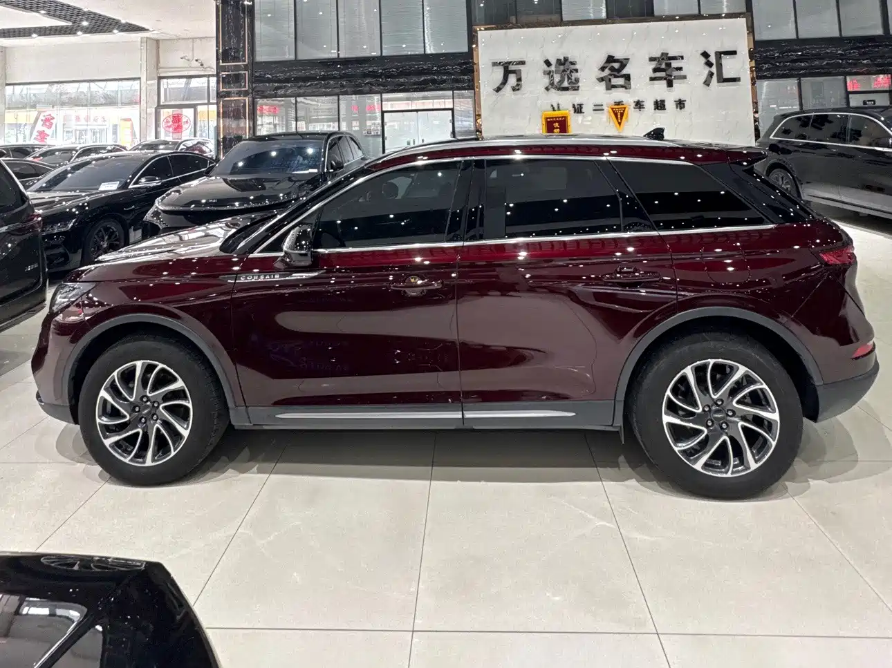 Фото 3 - Lincoln Adventurer