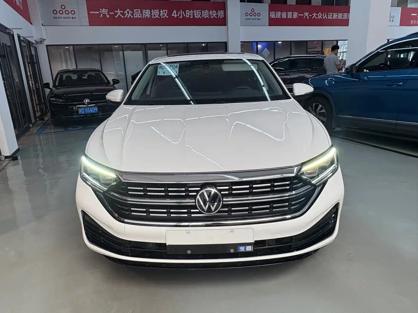 Volkswagen Sagitar 2022 280TSI DSG Surpassing Edition фото 6