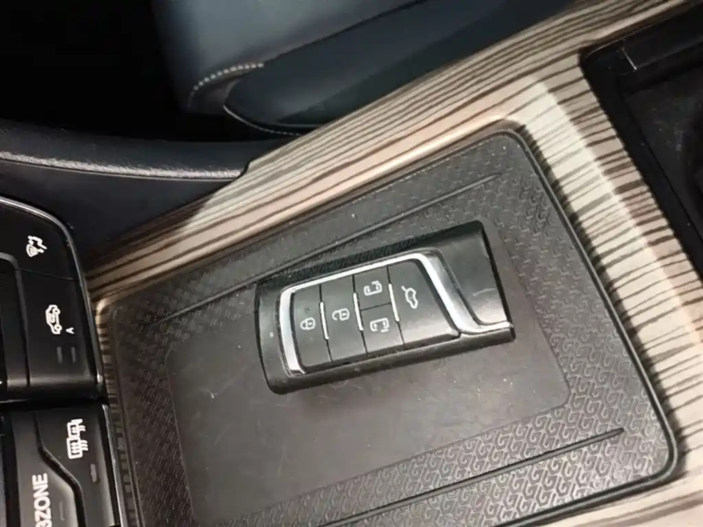 GAC Trumpchi Trumpchi M8 2018 320T Flagship Edition фото 9