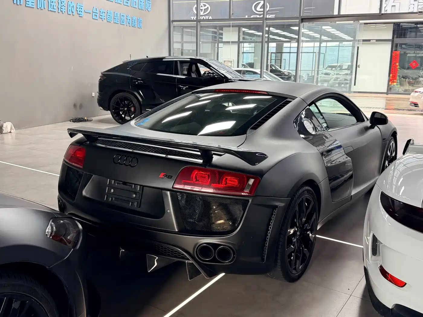 Фото 5 - Audi R8