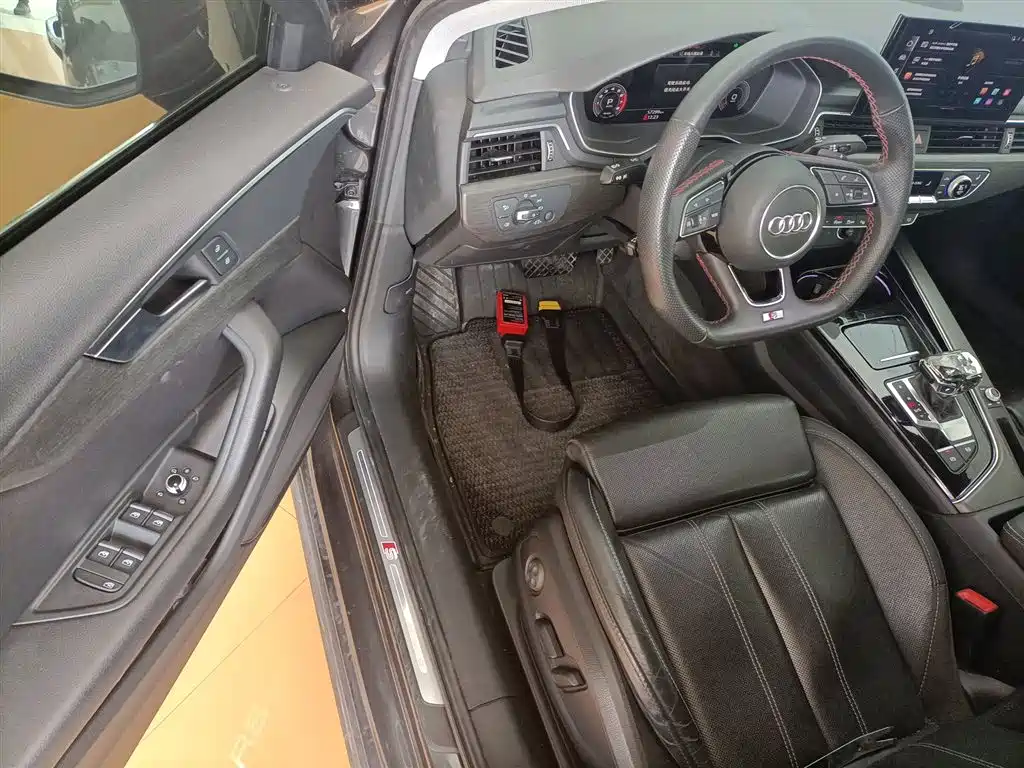 Audi A4L 2020 40 TFSI Luxury Dynamic фото 12