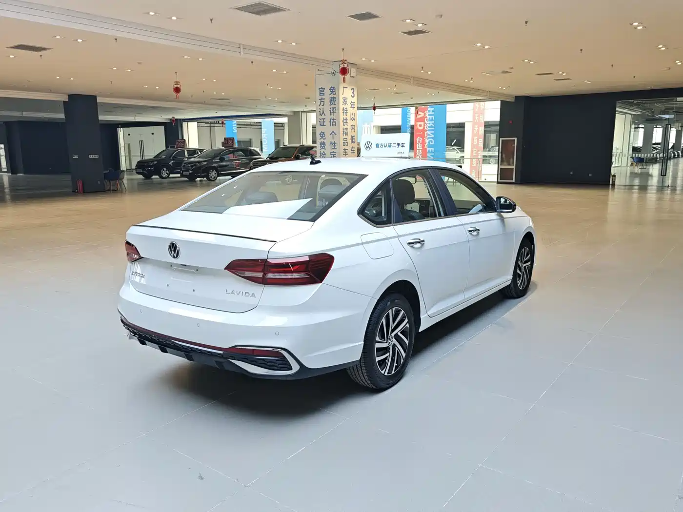 Volkswagen Lavida 2024 Model 300TSI DSG Starlight Leading Edition фото 9