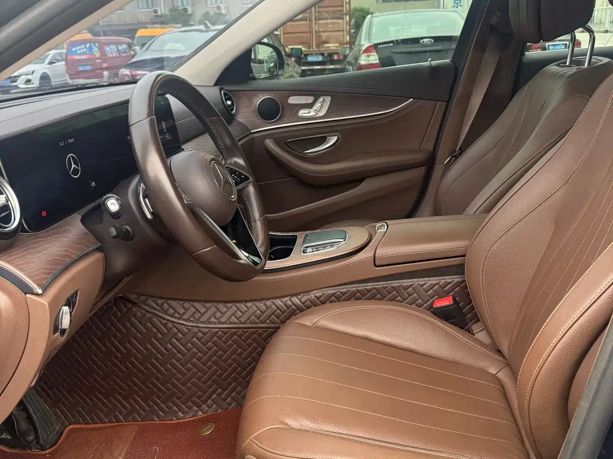 Mercedes-Benz E-Class 2022 E 300 L Fashion фото 5