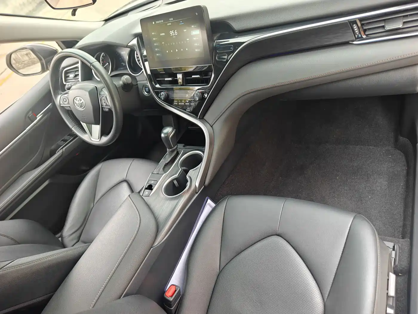 Toyota Camry 2021 2.0G Luxury Edition фото 16