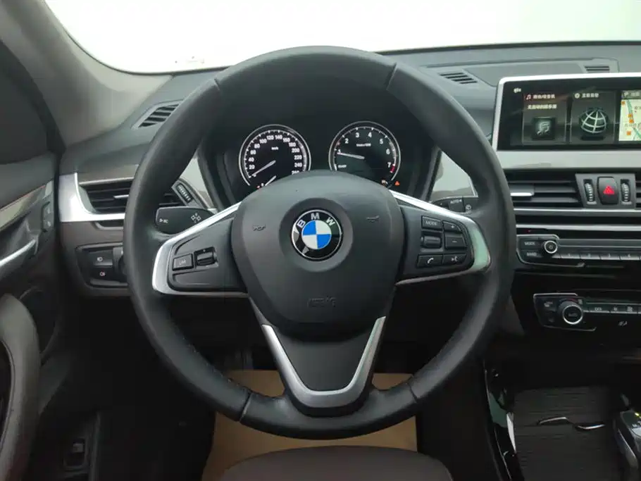 BMW X1 2019 xDrive20Li Premium Model фото 15