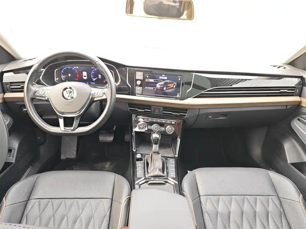 Volkswagen Passat 2019 330TSI Luxury Edition China VI фото 10