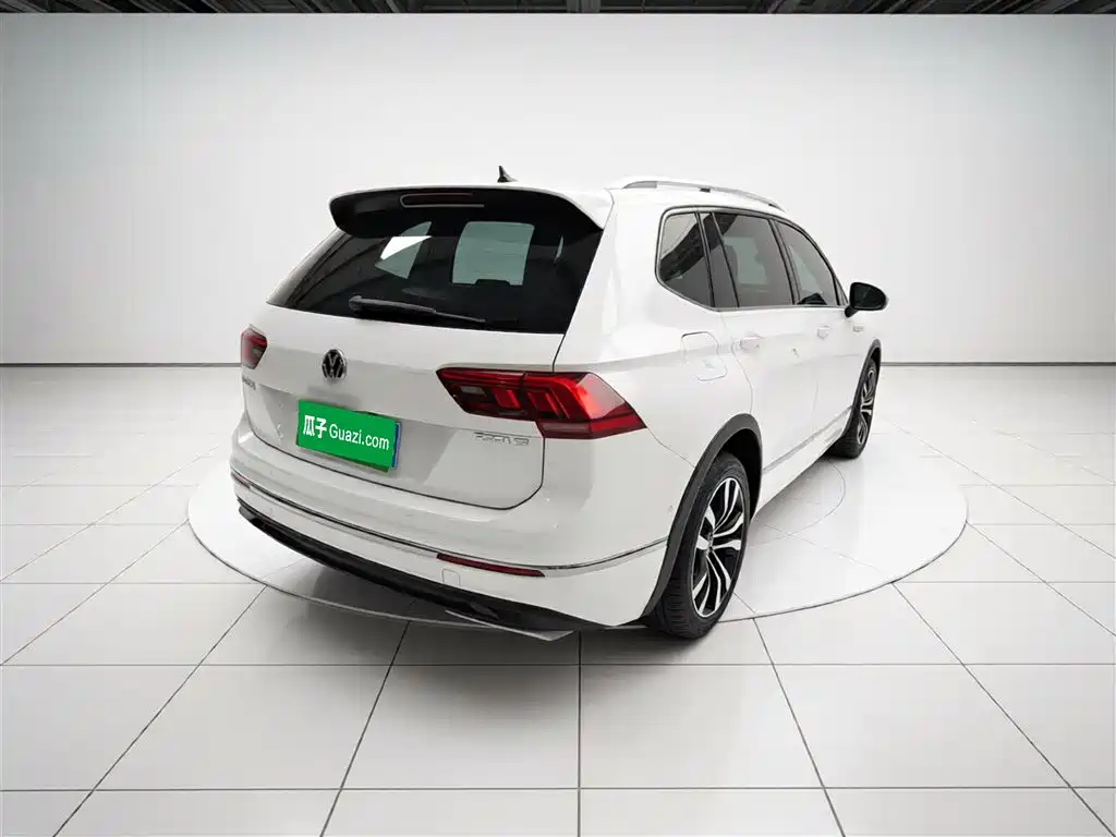 Volkswagen Tiguan L 2021 330TSI Automatic 2WD R-Line Premium фото 7