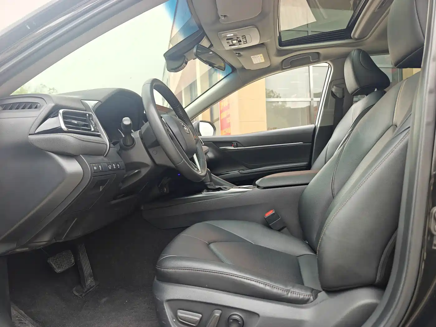 Toyota Camry 2021 2.0G Luxury Edition фото 10