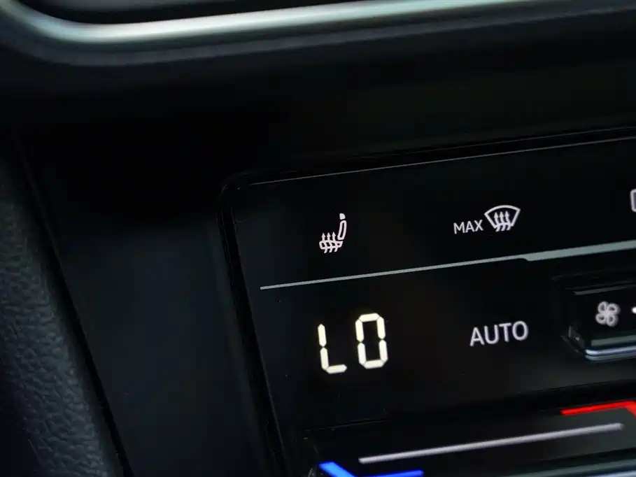 Volkswagen Tiguan L 2023 Facelift 330TSI Auto FWD R-Line Premium фото 20