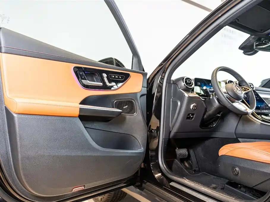 MERCEDES-BENZ GLC