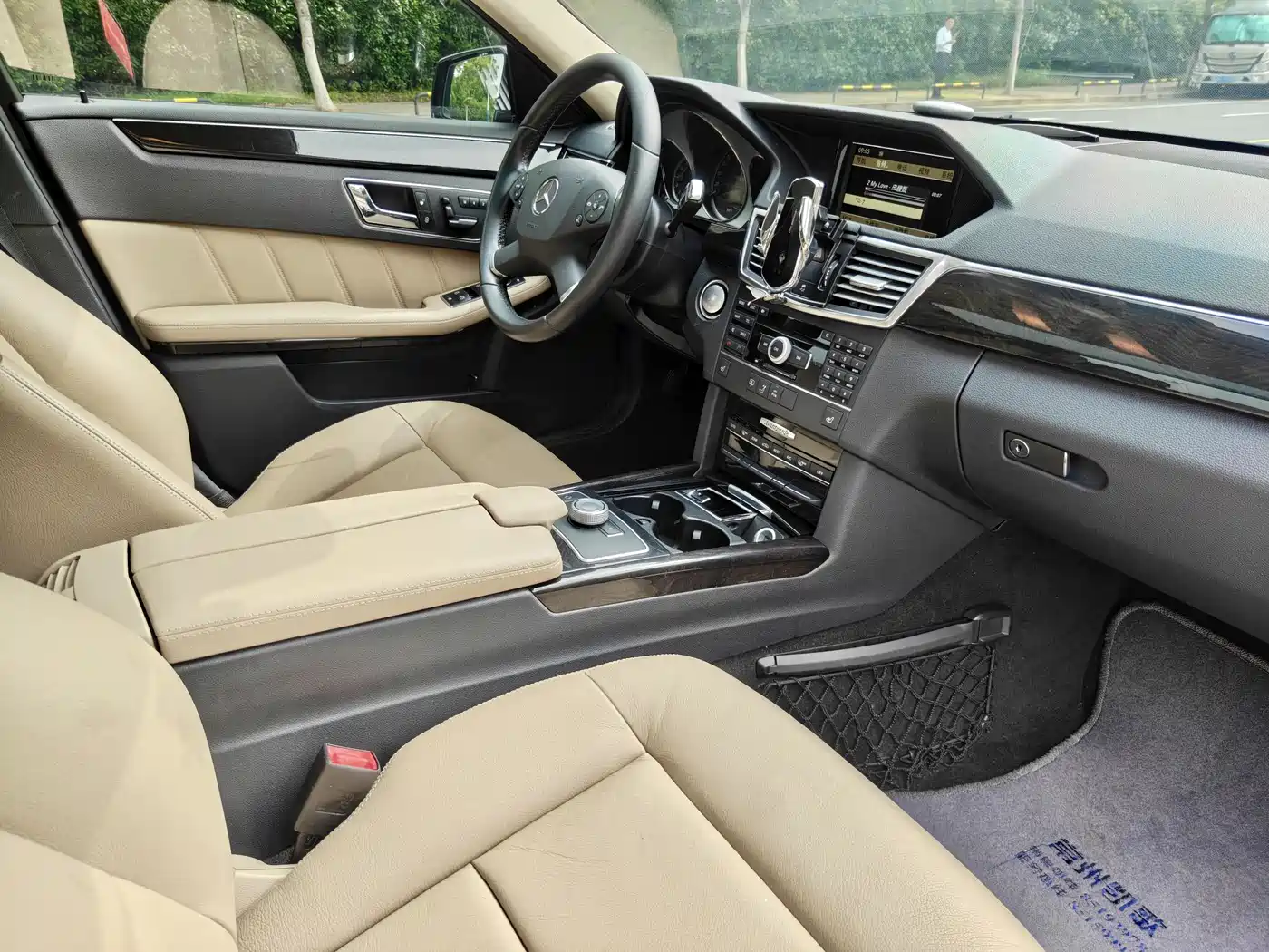 Mercedes-Benz E-Class (Import) 2010 Model E 300 Elegance Luxury Edition фото 10