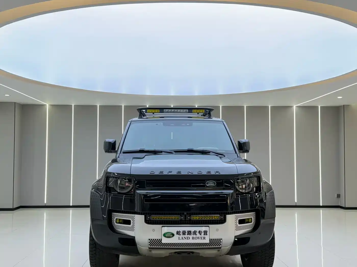 Land Rover Defender 2022 110 P400 Dark Special Edition фото 2