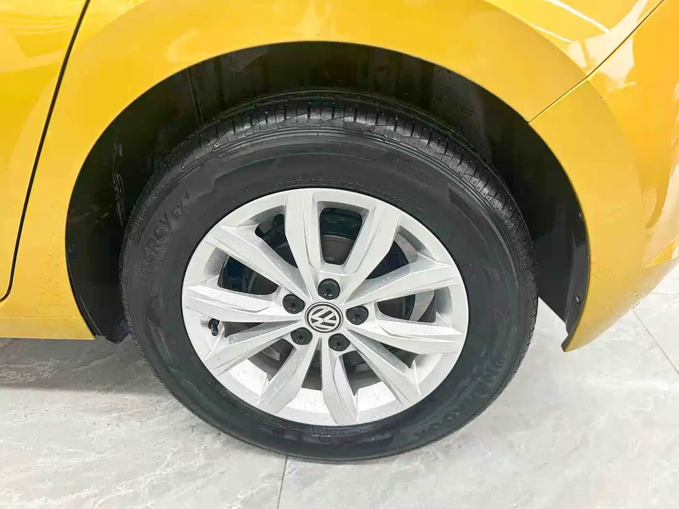 Volkswagen Polo 2019 Plus 1.5L Automatic Colorful Tech Edition фото 20