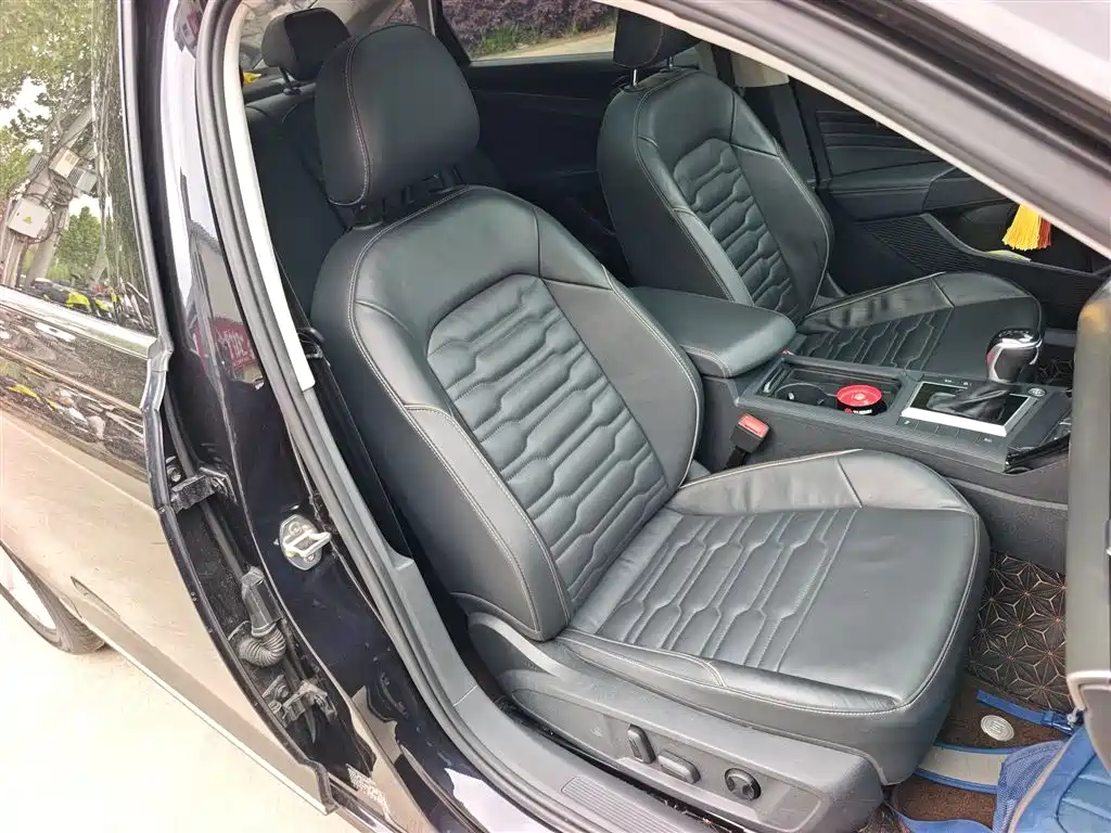 Volkswagen Passat 2021 Model 330TSI Elite Edition фото 25