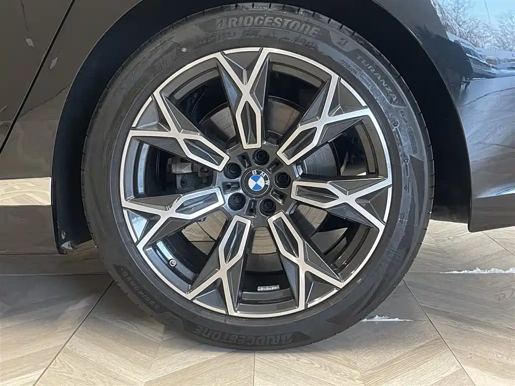 BMW 7 Series 2023 Model 735Li Luxury Package фото 11