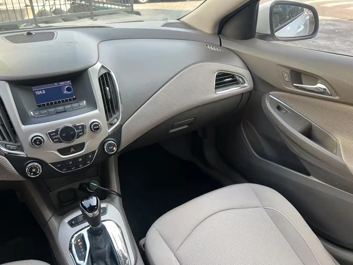 Chevrolet Cruze 2015 1.5L Automatic Fashion Navigation Edition фото 18