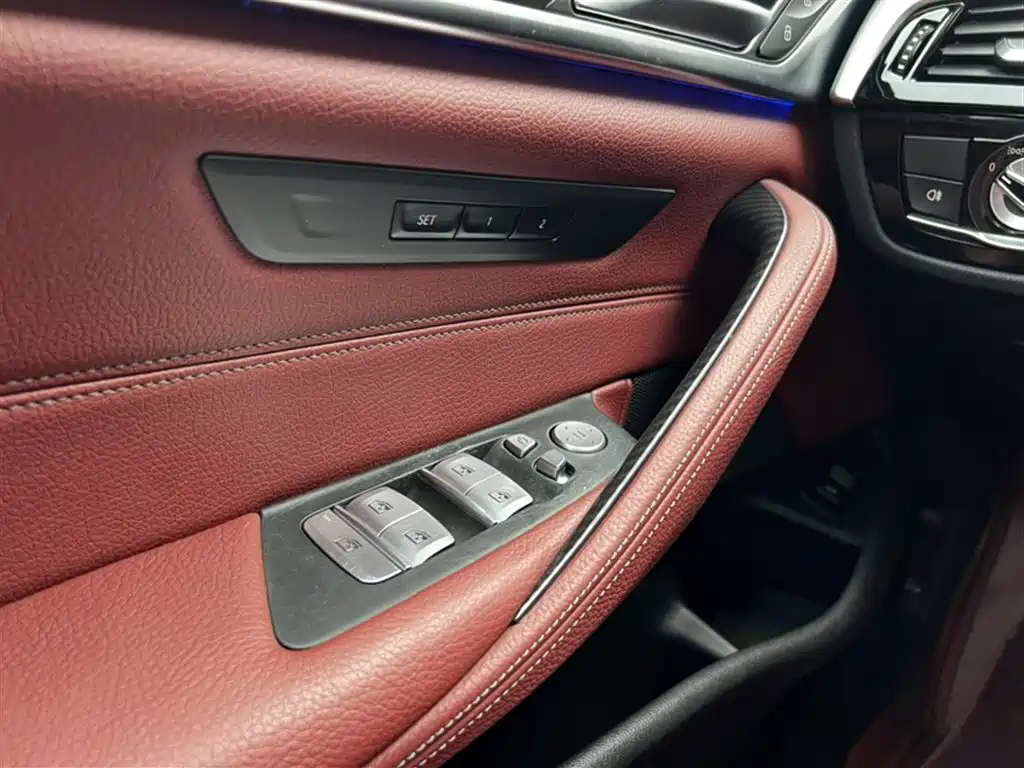 BMW 5 Series 2020 530Li Leading M Sport Package фото 4