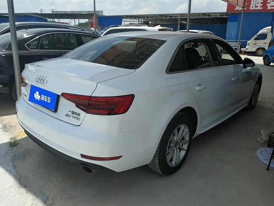 Audi A4L 2017 40 TFSI Progressive фото 3