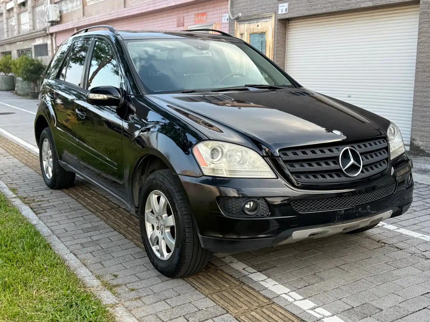 Mercedes-Benz M-Class 2006 Model ML 350 Premium фото 2