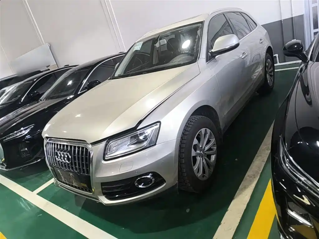 Audi Q5 2015 40 TFSI Technology фото 2