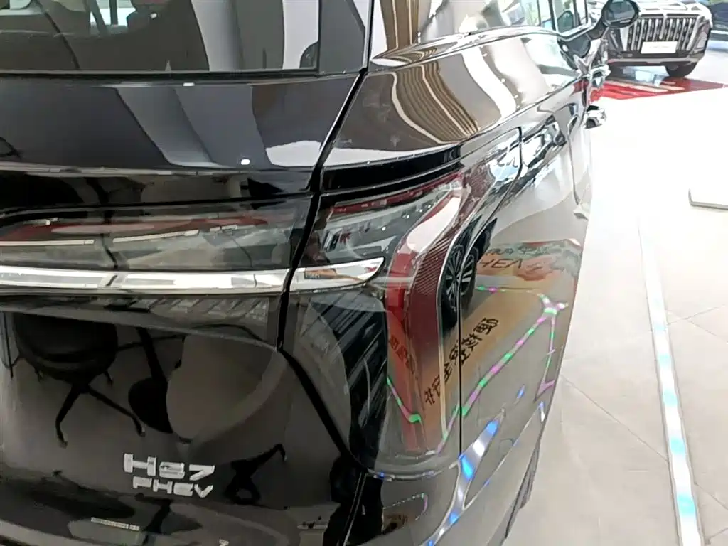 Hongqi HS7 PHEV 2025 2.0T PHEV 4WD 6-Seater Commemorative Edition фото 8