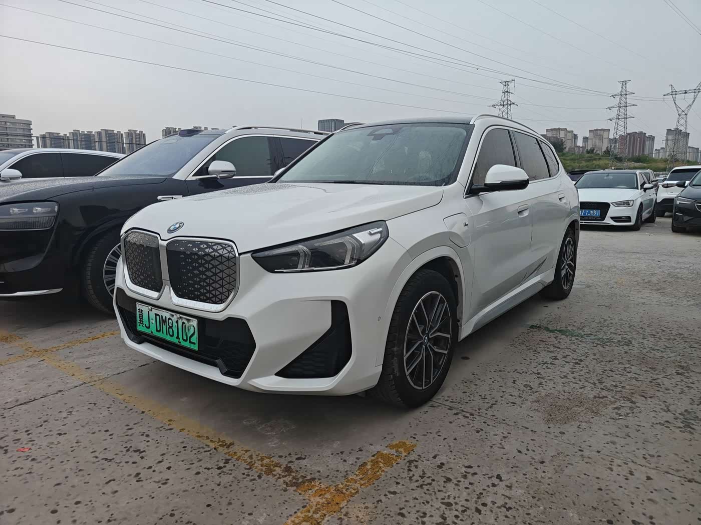BMW iX1
