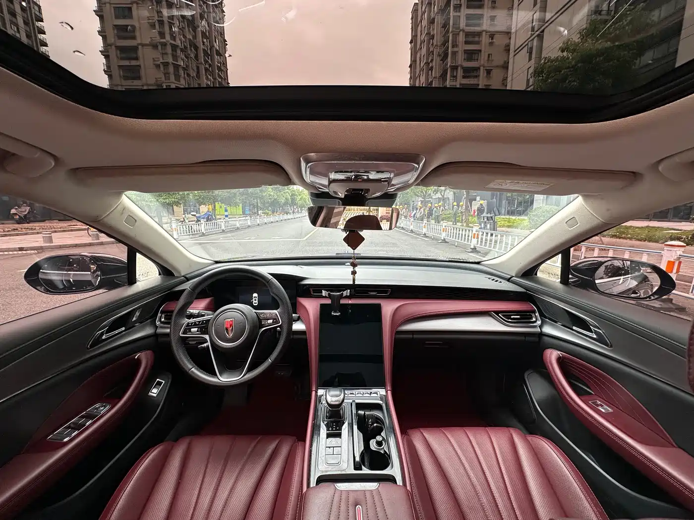 Hongqi H5 2024 1.5T DCT Smart Connect Flag Rhythm Edition фото 8