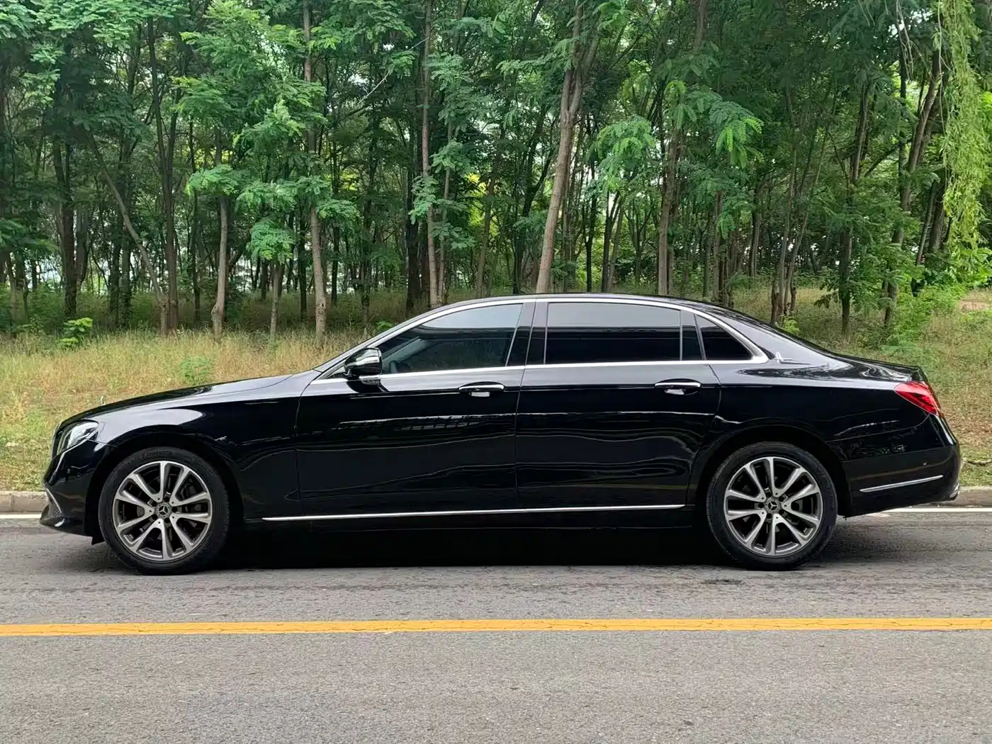Mercedes-Benz E-Class 2019 E 200 L фото 3