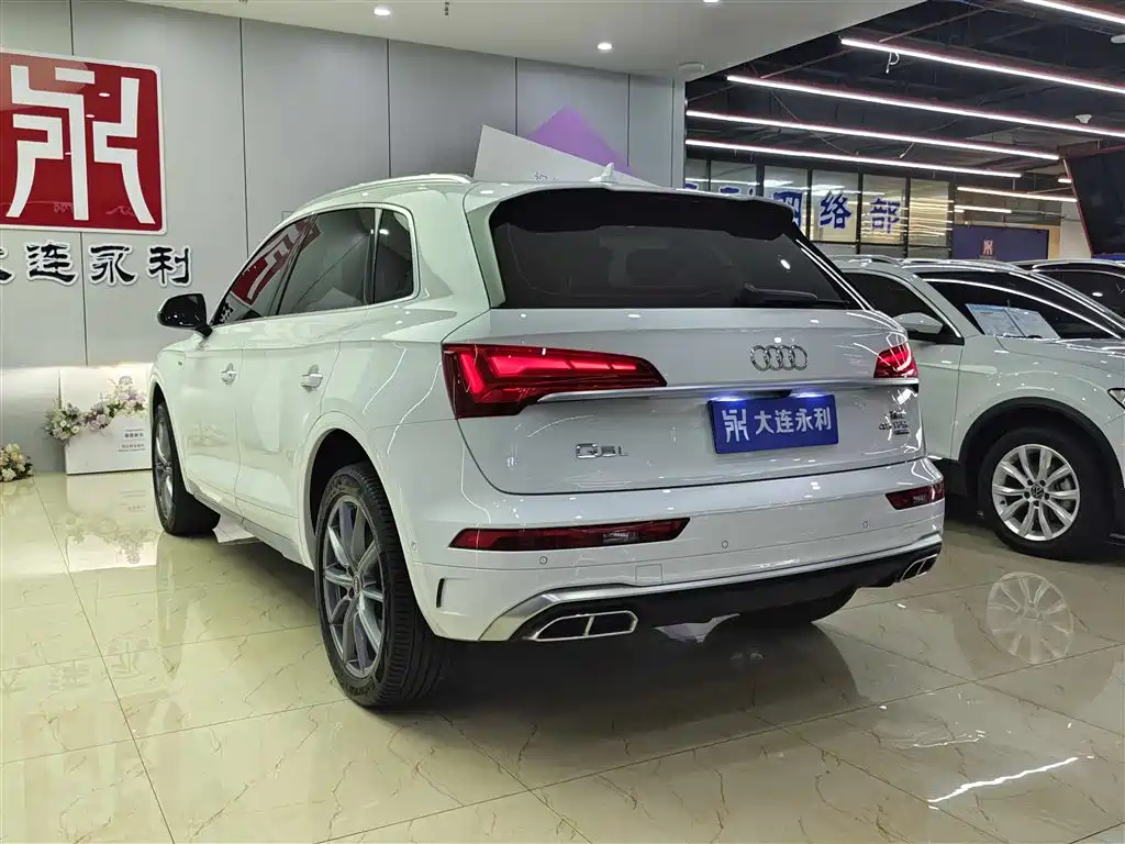 Audi Q5L 2022 40T Luxury Dynamic фото 4