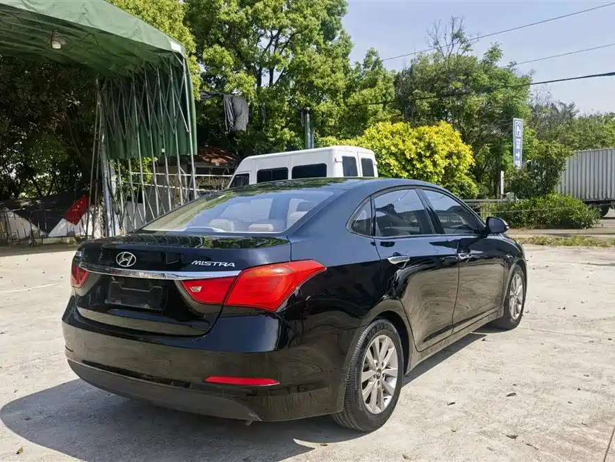 Hyundai Mistra 2014 1.8L Auto Smart GLS фото 7