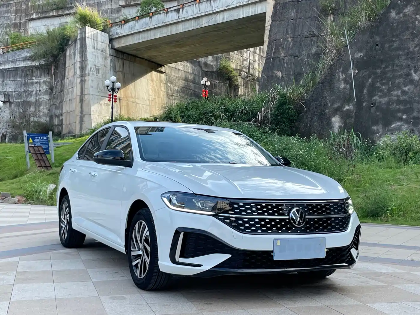 Volkswagen Lavida 2023 280TSI DSG Starlight Comfort Edition фото 3