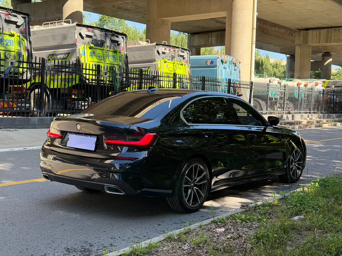 BMW 3 Series 2021 320Li M Sport Package фото 6