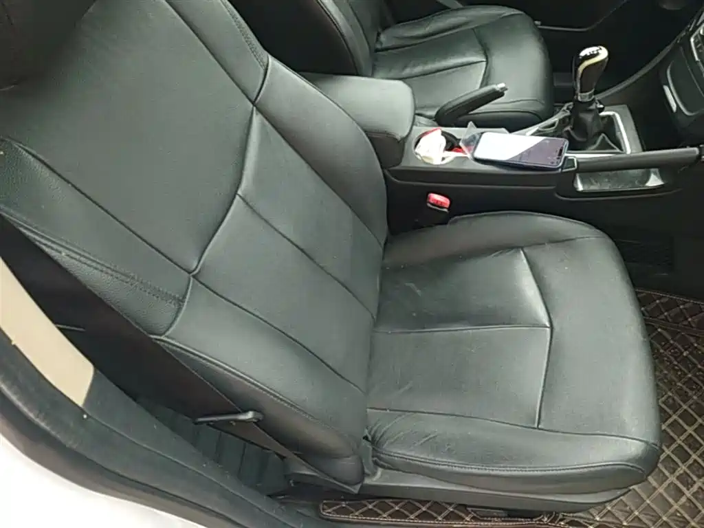 Dongfeng Aeolus Dongfeng Fengshen AX7 2015 2015 2.0L Manual Zhiyi Edition