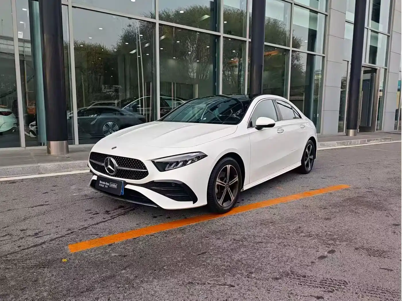 Mercedes-Benz A-Class 2023 A 200 L Fashion