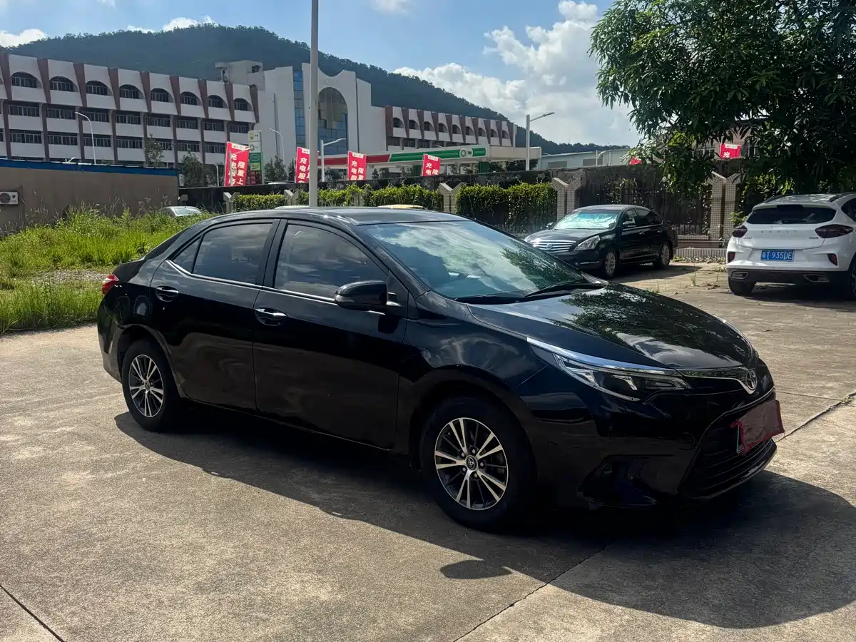 Toyota Levin 2014 1.6G CVT Elite Edition фото 3