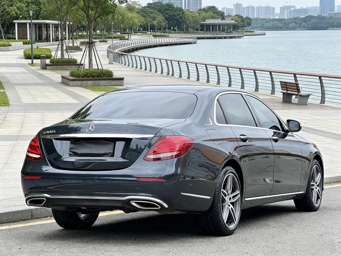 Mercedes-Benz E-Class 2017 E 300 L Luxury фото 17