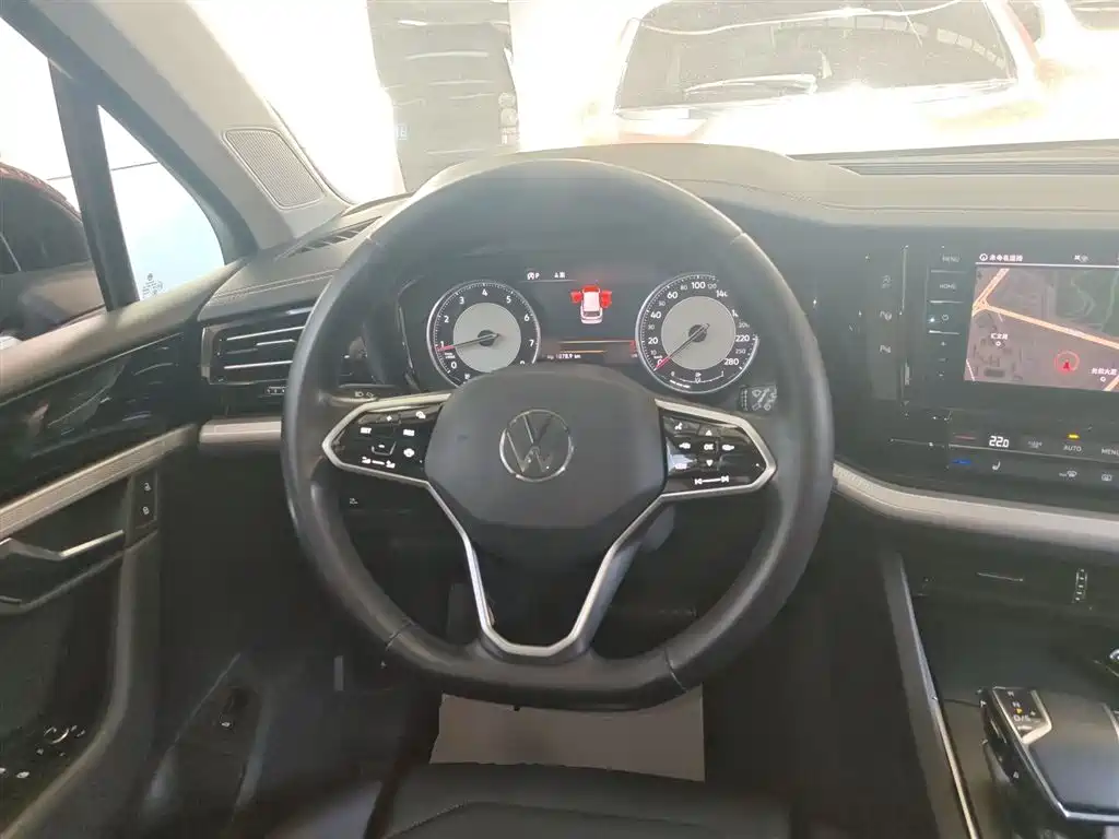 Volkswagen Touareg 2021 2.0TSI Pilot Special Edition фото 7
