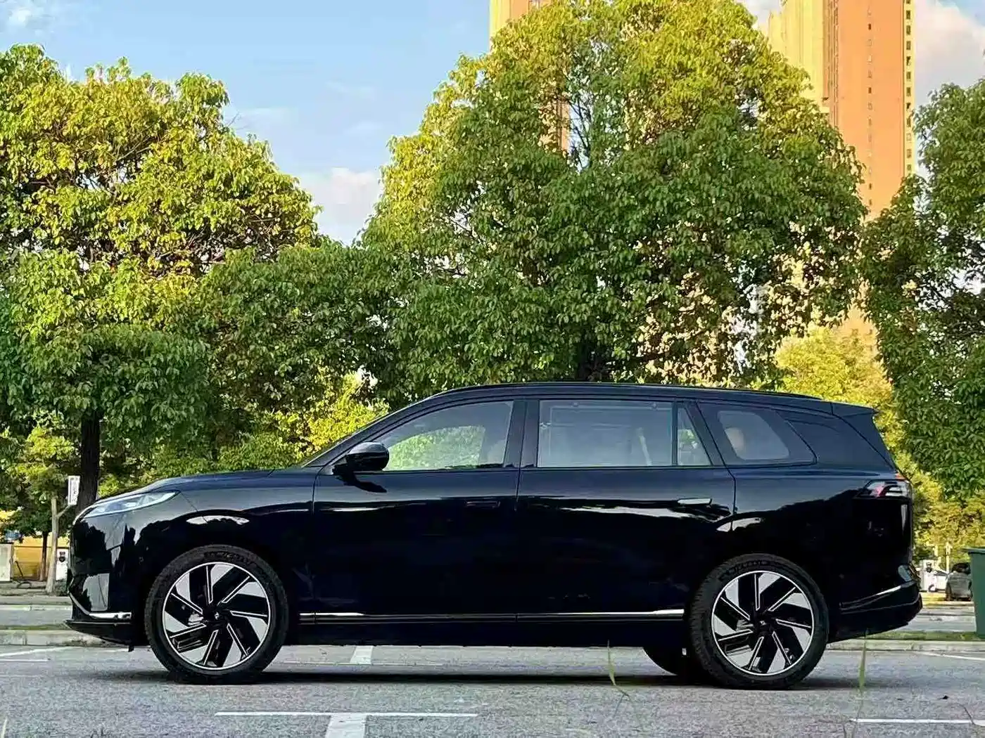 Dongfeng Yipai eπ008 2024 636Max Pure Electric 6-Seater фото 9