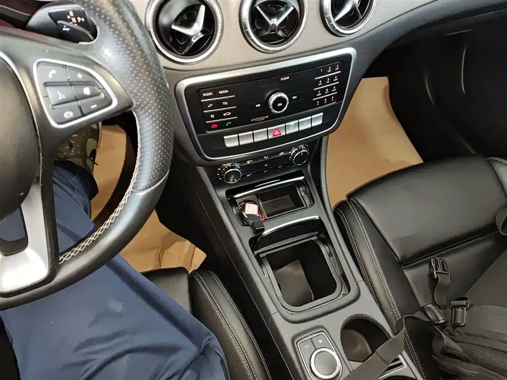 Mercedes-Benz CLA (Import) 2018 CLA 200 Dynamic Edition фото 14