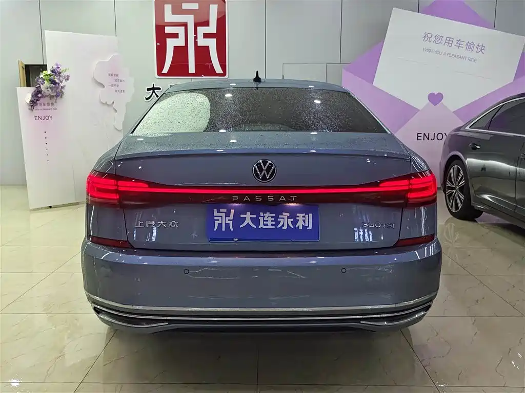 Volkswagen Passat 2022 330TSI Luxury Edition фото 5