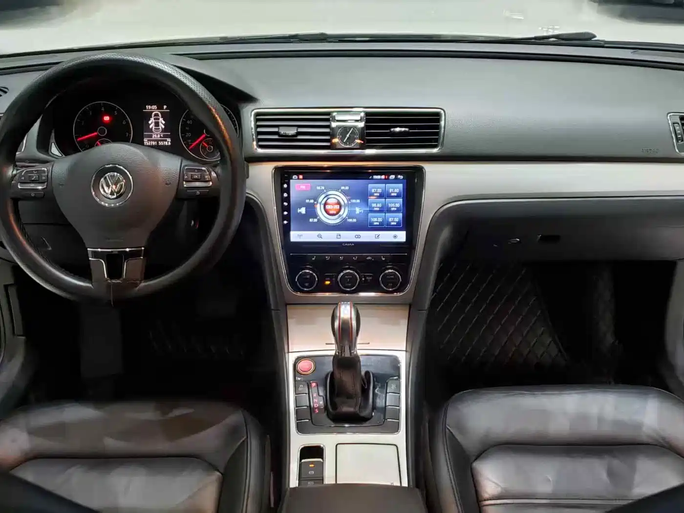 Volkswagen Passat 2015 1.4TSI DSG Prestige Edition фото 15