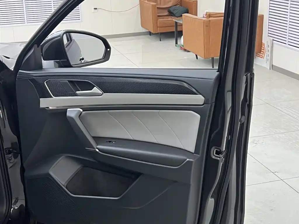 Volkswagen Tayron 2023 280TSI 2WD Luxury Plus Advanced Edition фото 17