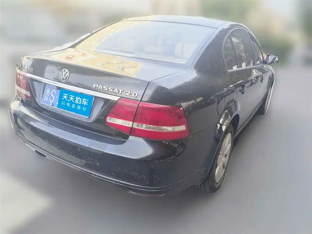 Volkswagen Passat 2010 2007 2.0L Manual Base