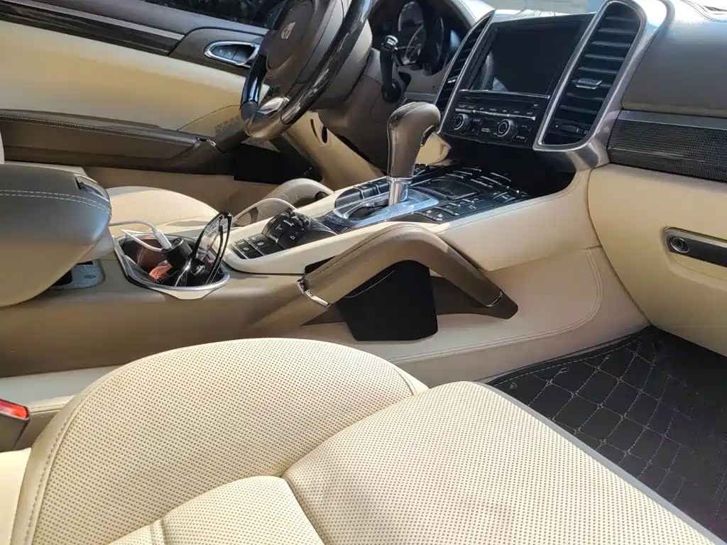 Фото 13 - Porsche Cayenne