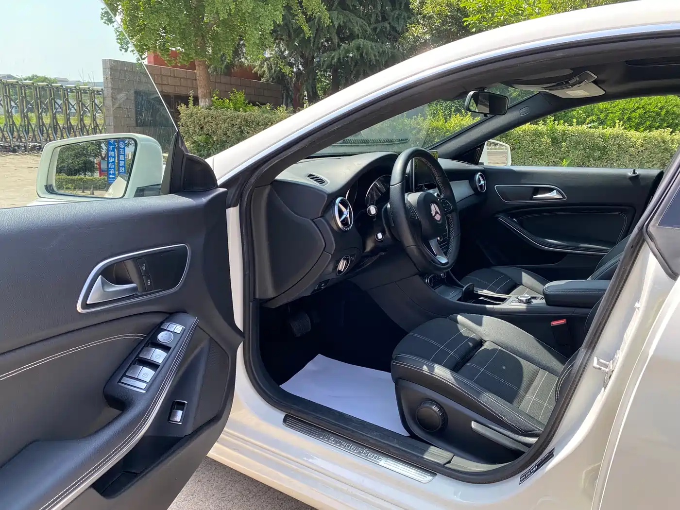 Mercedes-Benz CLA (Import) 2016 CLA 200 Sport фото 4