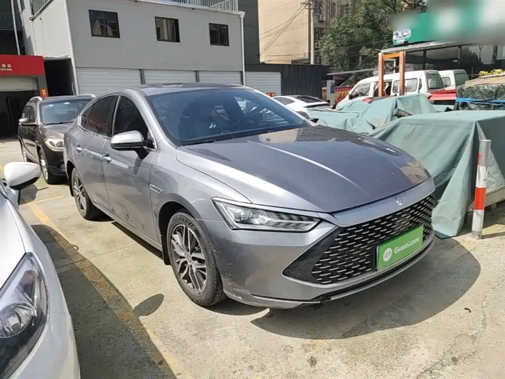 BYD Qin PLUS 2023 Champion Edition DM-i 120KM Excellence фото 4