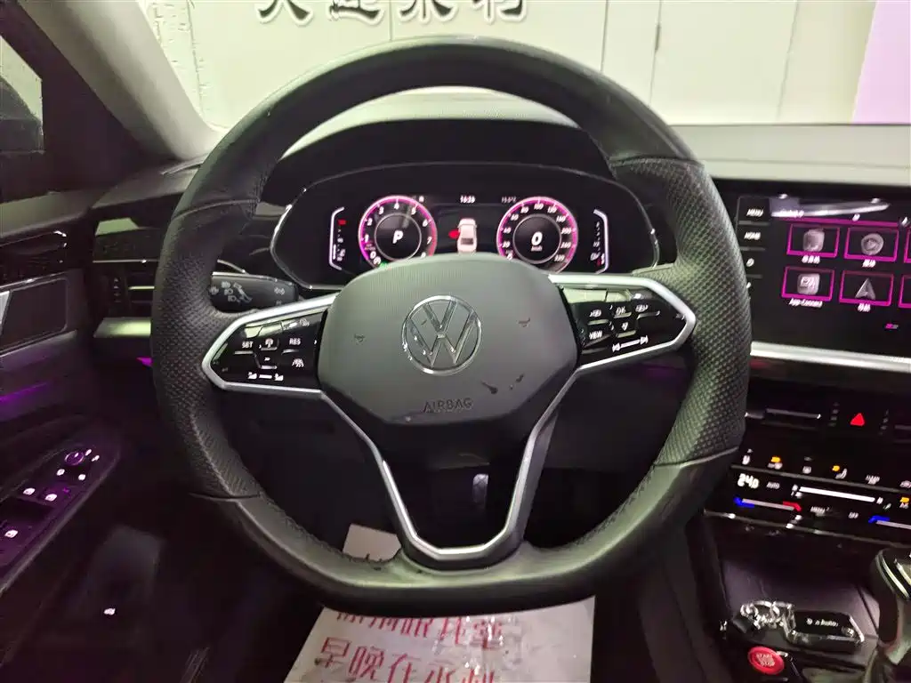 Volkswagen Passat 2022 330TSI Luxury Edition фото 14